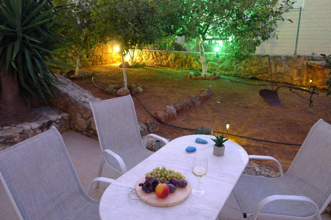 Maria & Manos Guest House, Agios Onoufrios Beach Екстериор снимка