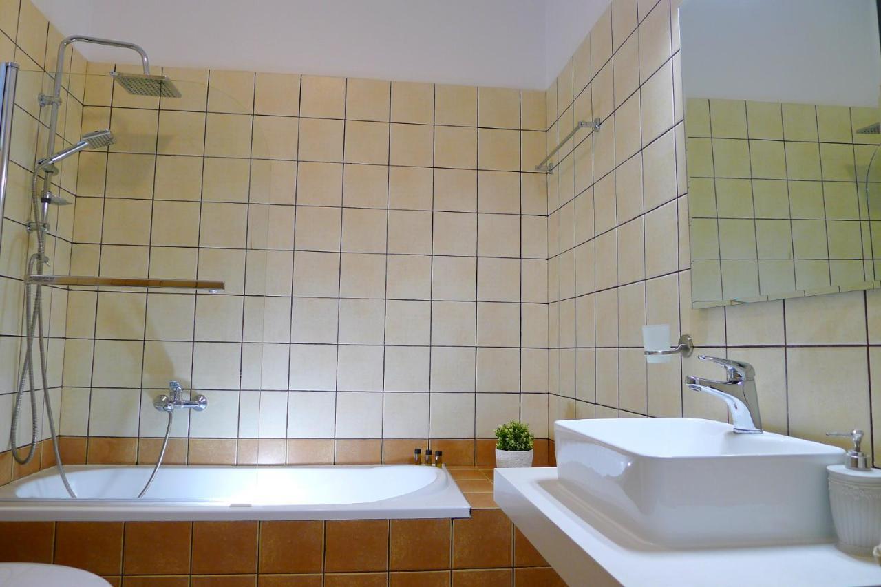 Maria & Manos Guest House, Agios Onoufrios Beach Екстериор снимка
